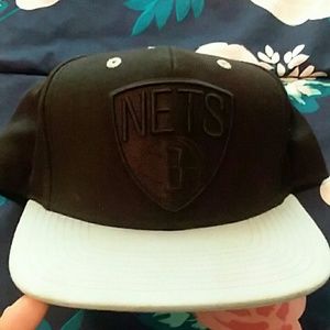Black and grey Nets hat